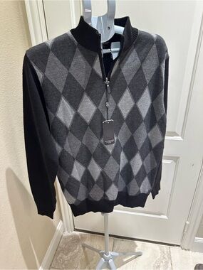 Men's Black & Gray Argyle Zip-Neck Sweater